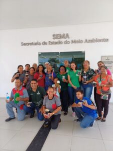 Imagem da notícia - Sema reúne população em mais uma oficina de sabão com óleo de cozinha reciclado