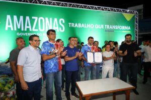 Imagem da notícia - Bois Caprichoso e Garantido firmam compromisso para aderir à reciclagem durante Festival de Parintins