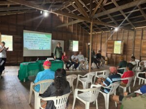 Imagem da notícia - Oficina promove capacitação de monitores de tabuleiros de quelônios na RDS Uacari