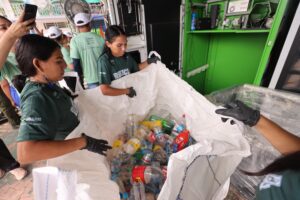 Imagem da notícia - Festival de Parintins 2025: ‘Recicla, Galera’ supera meta e destina mais de 10 toneladas de resíduos à reciclagem