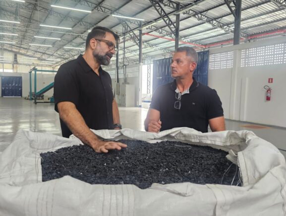 Secretarias do Meio Ambiente e Defesa Civil do Amazonas discutem ampliação do projeto Amazonas Ecolar