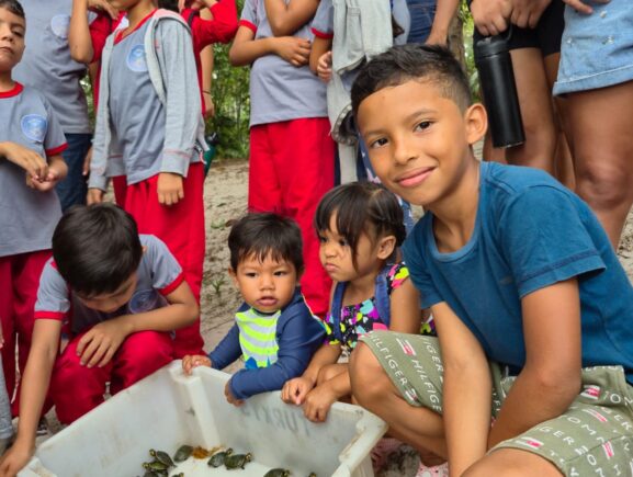 Soltura de quelônios mobiliza comunidades e fortalece conservação na RDS Puranga Conquista