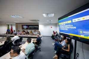 Imagem da notícia - Wilson Lima alinha ações estratégicas para enfretamento à cheia de 2026, durante reunião do Comitê Permanente de Enfrentamento a Eventos Climáticos e Ambientais