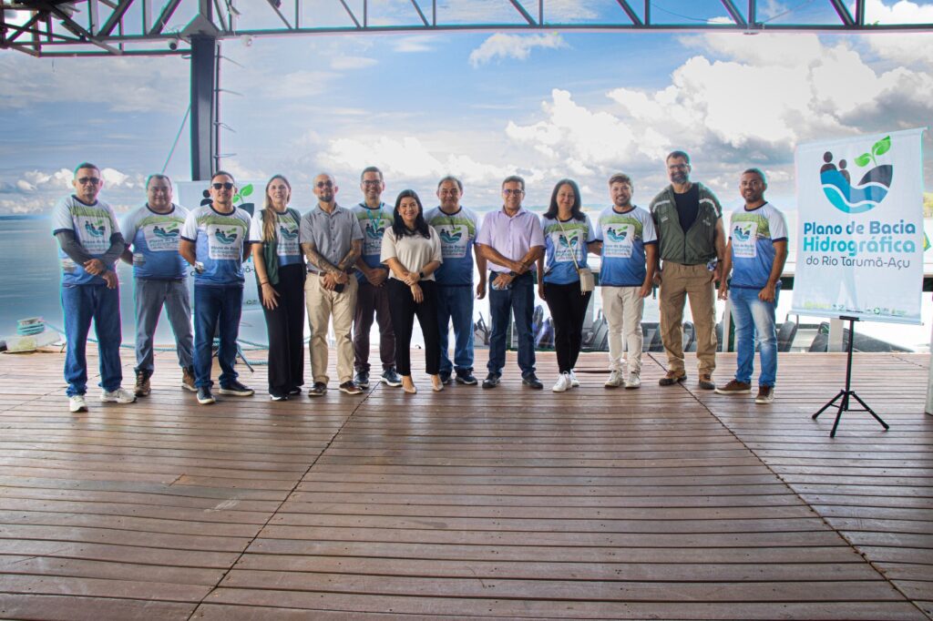 05 Entrega embarcacao Gustavo Rodrigues UEA
