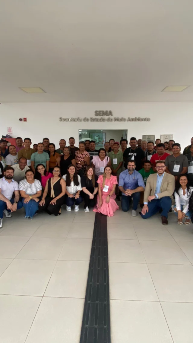 🌳 O #GovernoDoAmazonas vem reafirmando o compromisso com o respeito às comunidades tradicionais residentes nas Unidades de Conservação, estreitando o diálogo sobre Projetos de Carbono nas áreas protegidas. 

O primeiro momento de conversas com as lideranças comunitárias aconteceu na terça-feira (19/11). 

🤝O encontro é parte de uma série de reuniões que vão ocorrer com as lideranças das 21 Unidades de Conservação que receberam propostas de projetos. 

Depois, o diálogo se expande para os moradores, dentro das UC, para garantir ampla participação nas tomadas de decisão.

Assista o vídeo e veja como está sendo! 📲🌱

#SemaAmazonas #GovAm #MeioAmbienteAm #REDD+